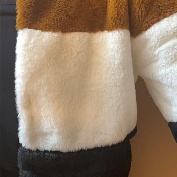 Faux fur crop jacket - Picture 4 of 6